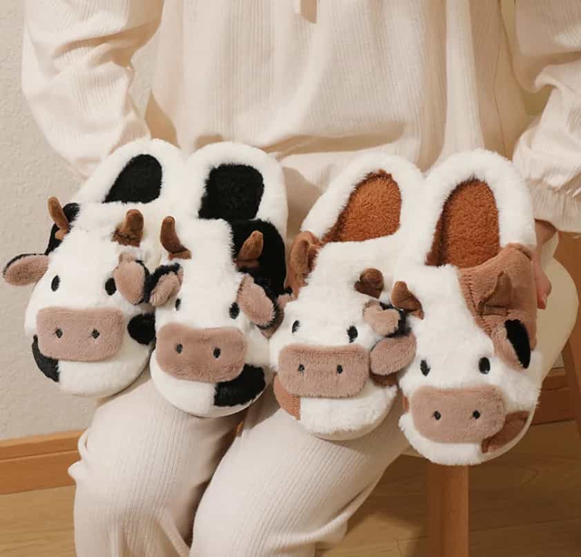 Pantoufles d'hiver pour Couples, pantoufles chaudes en peluche neutre de vache de dessin animé, pantoufles d'intérieur antidérapantes en coton confortables pour hommes et femmes