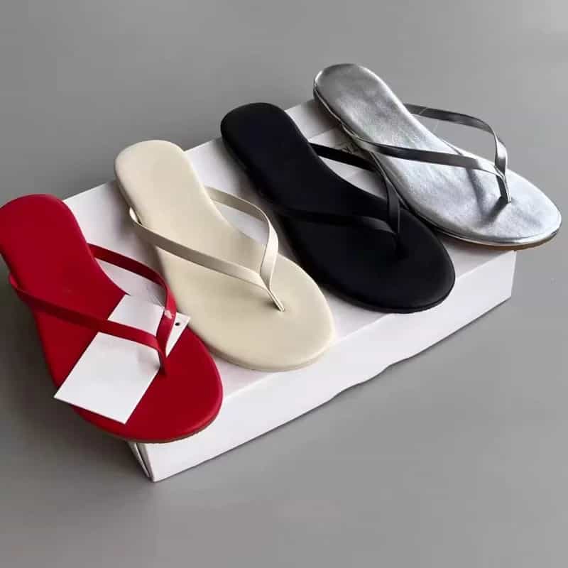 2025 new Spring/summer/women slippers candy-colored beach sandals outdoor wild fashion ladies flip flops